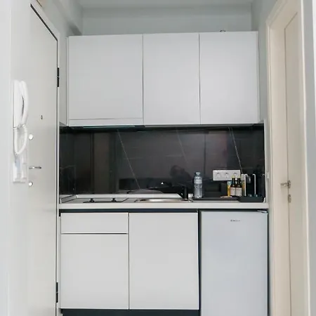 Lighthouse מלון דירות 4*