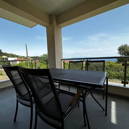 Lighthouse מלון דירות 4*