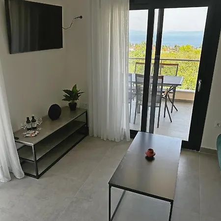 Lighthouse מלון דירות 4*