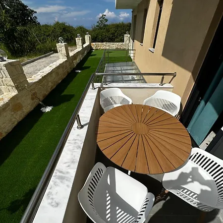 Lighthouse 4* كريوبيجي