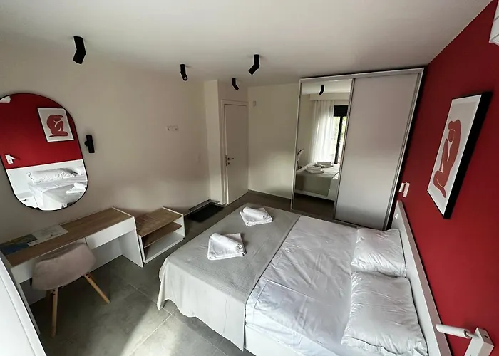 Lighthouse Aparthotel 4*