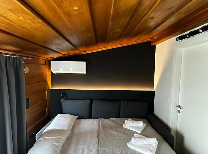 Aparthotel Lighthouse 4*