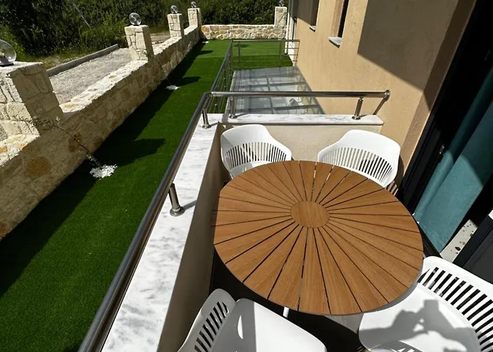 Lighthouse 4* Kriopigi