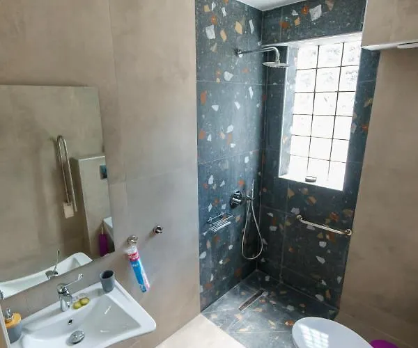 Ξενοδοχείο με διαμερίσματα Lighthouse Κρυοπηγή