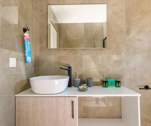 Ξενοδοχείο με διαμερίσματα Lighthouse Κρυοπηγή