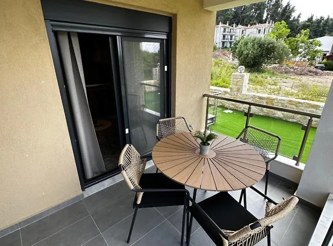 Lighthouse 4* Κρυοπηγή